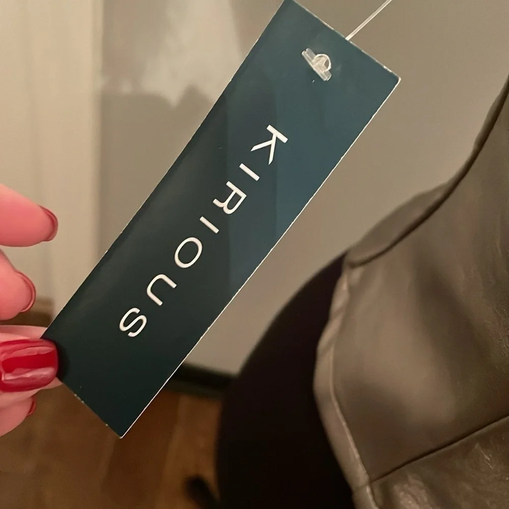 NWT KIRIOUS VEGAN LEATHER ZIP UP STRAPLESS CROP TOP SIZE L - Picture 6 of 7